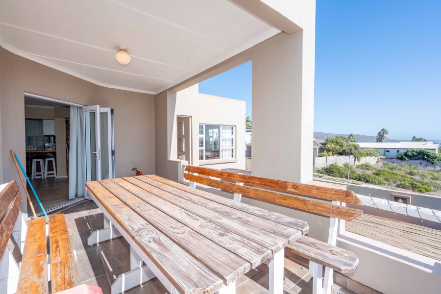 8 Bedroom Property for Sale in Middedorp Western Cape